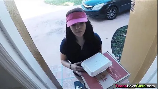 XXX Kimber Woods delivers pizza and bangs customer for more tips top Videos