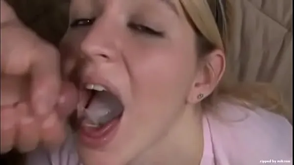 Najboljši videoposnetki XXX Enjoying the taste of sperm