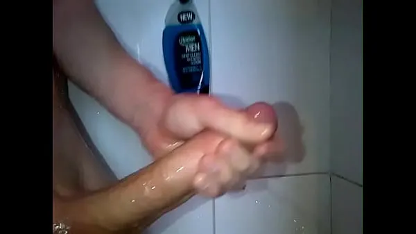 XXX Handjob in the shower vídeos principales