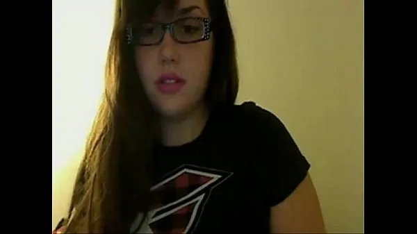 XXX Emo Girl With Glasses Twerks Her Fat Ass meilleures vidéos