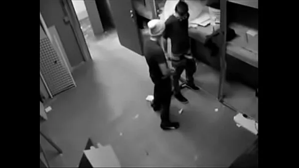 Najboljši videoposnetki XXX 2 fucking guys caught by hidden cam