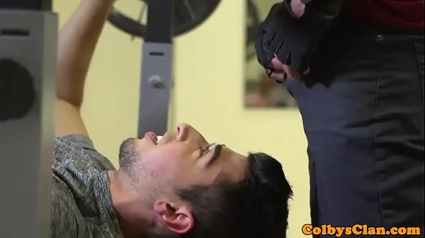 XXX Hunky bottom rimmed and drilled at the gym legnépszerűbb videó