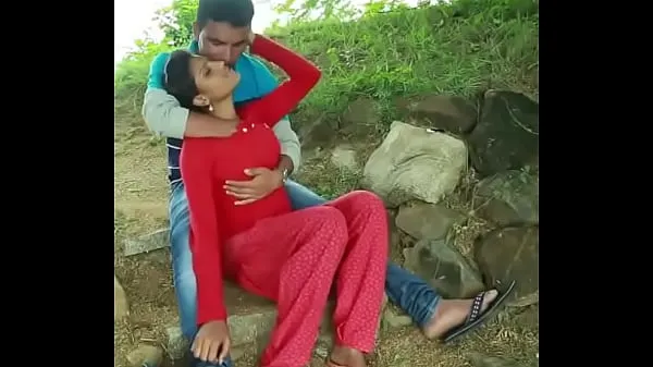 XXX Love romance super video eadhi lovers k sari chudalsena video top Videos