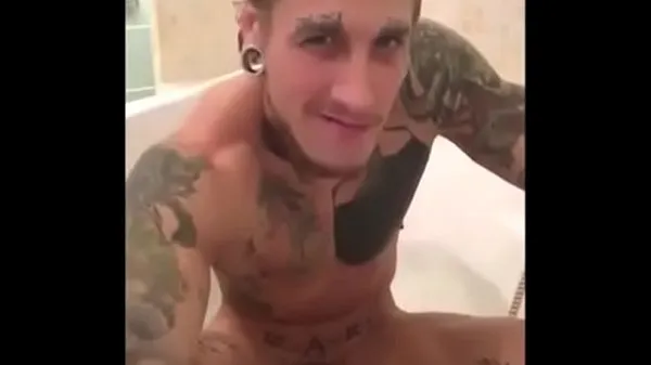 XXX Gostoso guéri dans la baignoire meilleures vidéos