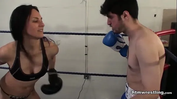 Najboljši videoposnetki XXX Femdom Boxing Beatdown of a Wimp