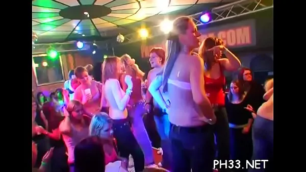 XXX Gang bang wild patty at night club najlepších videí