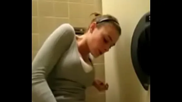 XXX Rapidement Sperme Dans Les Toilettes meilleures vidéos