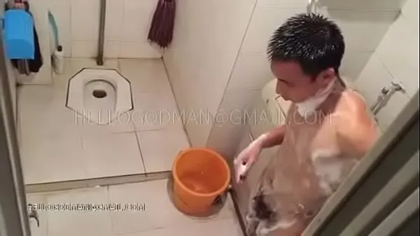 XXX Hombre adulto chino bañándose vídeos principales