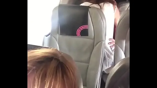 XXX Paar steigt ins Flugzeug ... auf frischer Tat ertapptTop-Videos