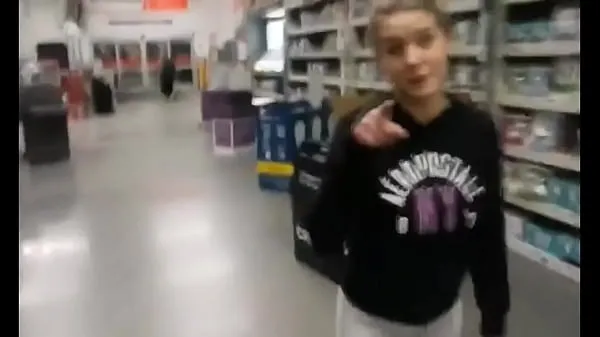 XXX Chica desconocida me chupa la polla en Walmart vídeos principales