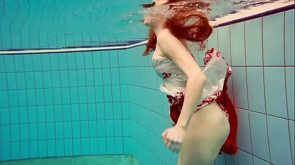 XXX Marketa, une jeune fille sous l'eau meilleures vidéos