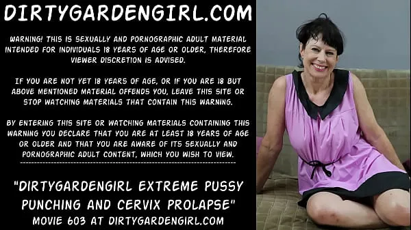 XXX Dirtygardengirl estremo punzonatura della figa e prolasso della cervicevideo principali