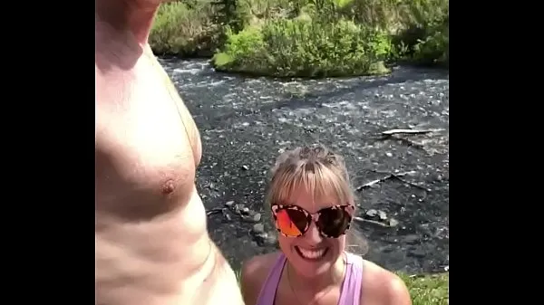 XXX Never know what you’ll find hiking! Mase619 get sucked off by the river on a hike bästa videoklipp