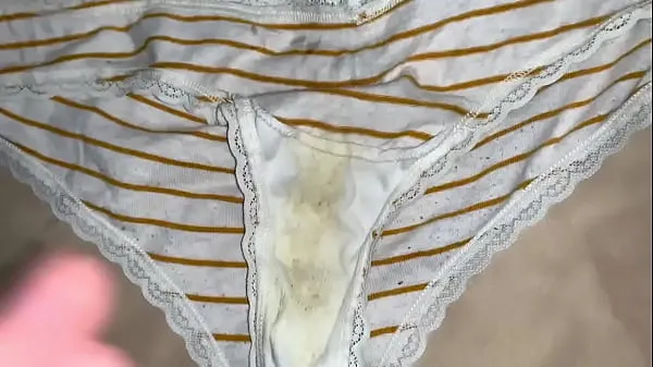 XXX Cumming on dirty panties topvideo's