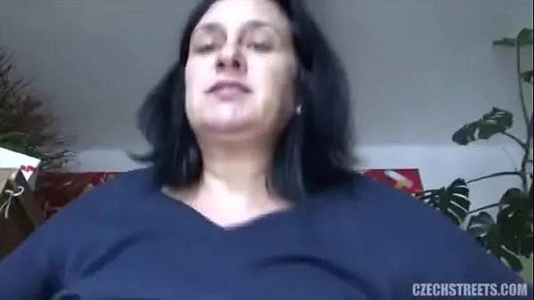 XXX Busty mature gets fucked for money κορυφαία βίντεο