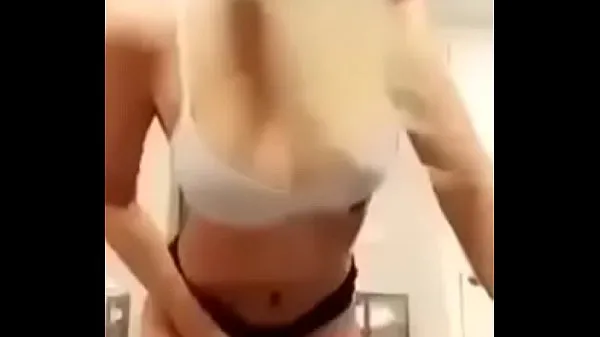 XXX Blonde babe taking a shower suosituinta videota