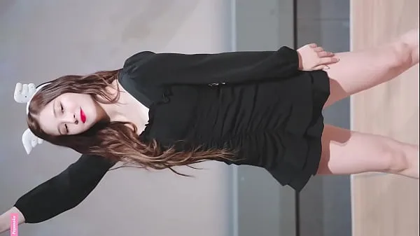 XXX Official account [Meow dirty] Korean actress Nancy black tight skirt sexy hot dance close-up version顶级视频