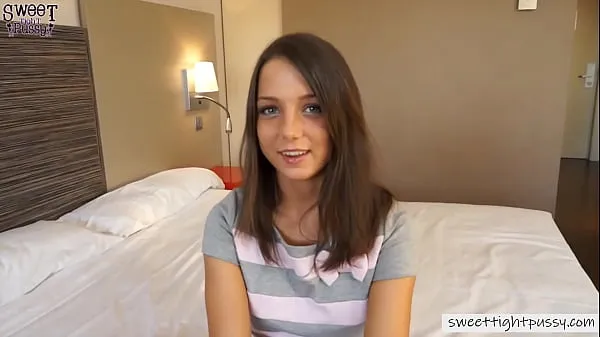 XXX Teen Babe First Anal Adventure Goes Really Rough toppvideoer