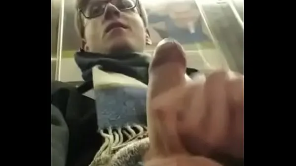 XXX Ein Junge kommt im ZugTop-Videos