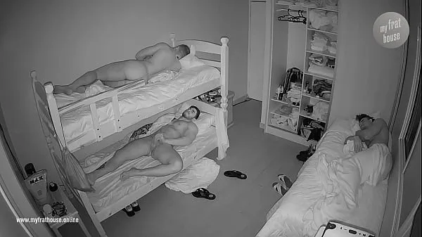 XXX Echte versteckte Kamera im Schlafzimmer der Jungs in der NachtTop-Videos