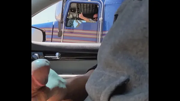 XXX Trucker Sieht zu, wie ich abspritzeTop-Videos