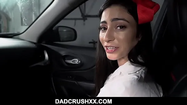 XXX step Dad Lifts Up Teen Daughter's Skirt After class- Jasmine Vega顶级视频