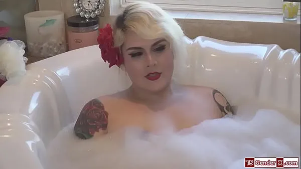 Najboljši videoposnetki XXX Trans stepmom Isabella Sorrenti anal fucks stepson