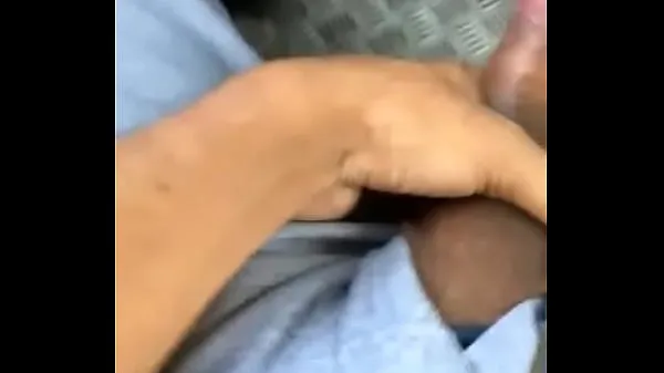 XXX Hit horny inside the bus سرفہرست ویڈیوز