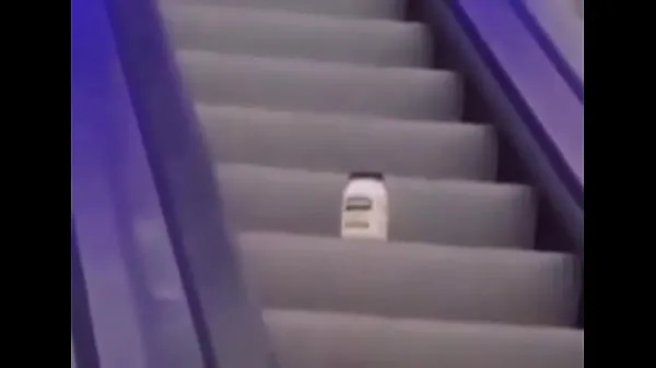 Najboljši videoposnetki XXX Mayonaise on an escalator but it's berserk