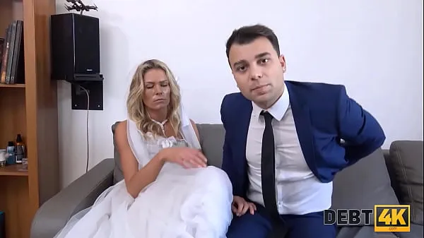 XXX DEBT4k. Brazen guy fucks another mans bride as the only way to delay debt سرفہرست ویڈیوز