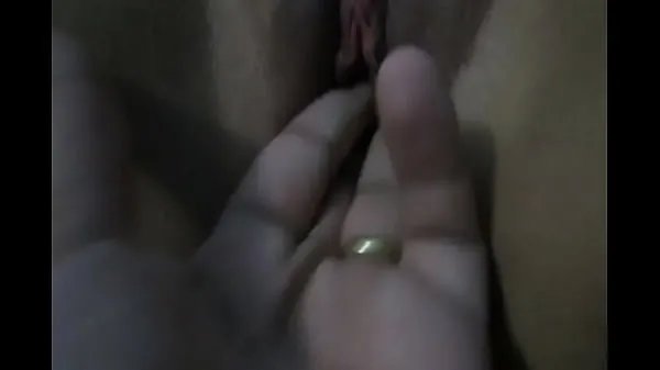 XXX Playing with my wife's pussyvideo principali