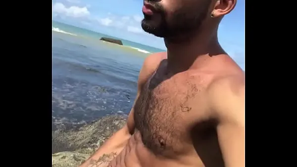 XXX Begabter junger Mann wichst am StrandTop-Videos