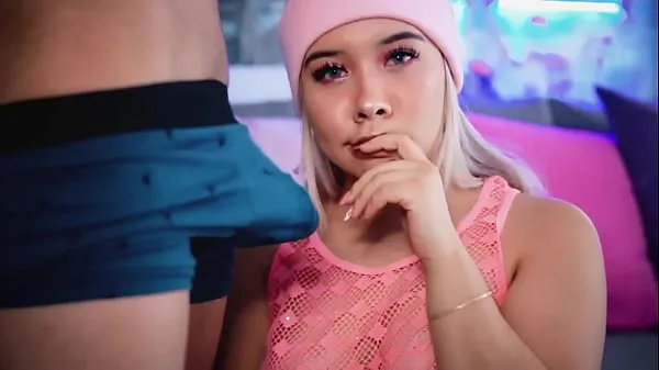 XXX Colombian webcamer slut wants her boyfriend's cock and loves to show off in her public show nejlepších videí