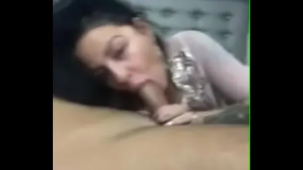 XXX Busty brunette takes creamy facial κορυφαία βίντεο