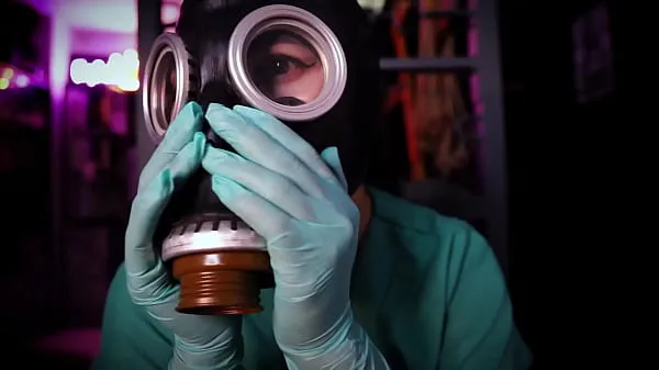 XXX Infirmière en caoutchouc ASMR avec masque à gaz par Dominafire meilleures vidéos