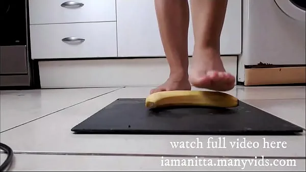 XXX Banana's foot smashing顶级视频