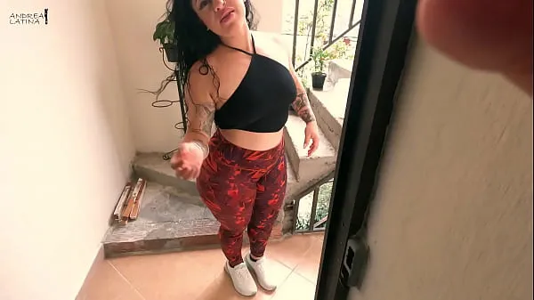 XXX I fuck my horny neighbor when she is going to water her plants bästa videoklipp