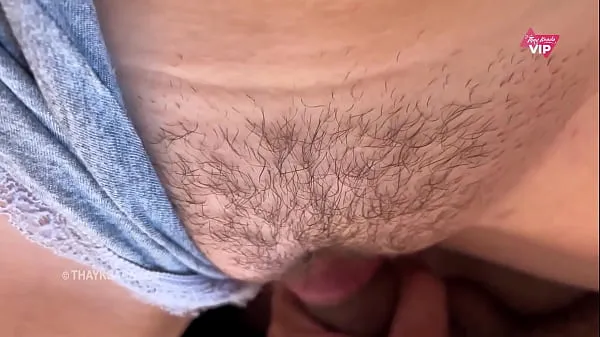 XXX Verdammt heiß mit der haarigen Muschi, bis er reinspritztTop-Videos