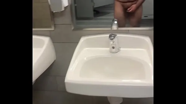 XXX Jerking nude in public bathroom शीर्ष वीडियो