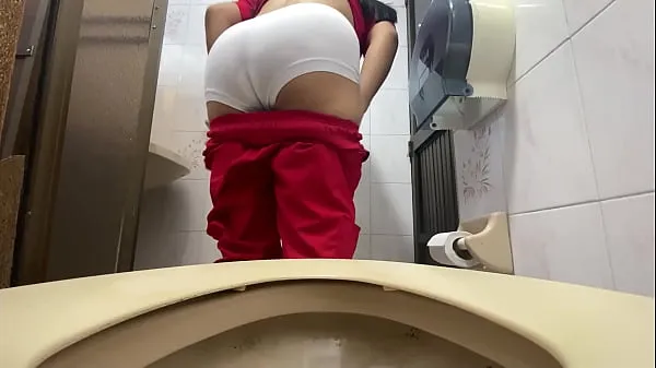 XXX Camera catches nurse pissing in public bathroom (lycra vídeos principales