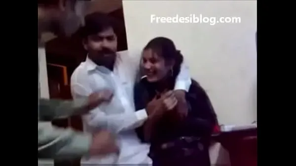 XXX Pakistani Desi girl and boy enjoy in hostel room topvideo's