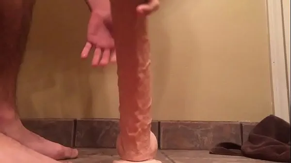 XXX Young guy using three big dildos on his tight ass κορυφαία βίντεο